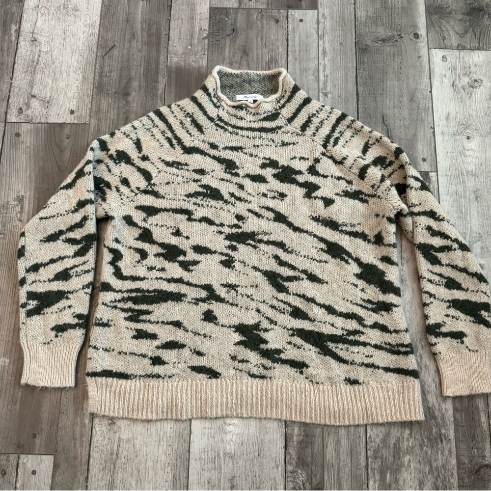 ⭐️Madewell Cream and Black Turtleneck Sweater - Picture 3 of 8